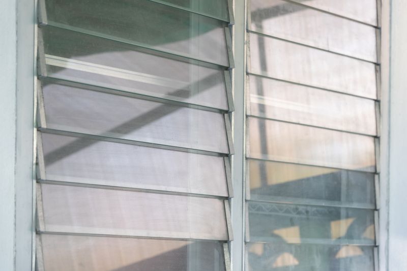 Louvre Window Repair detail