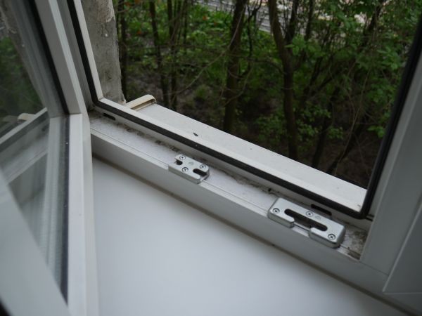 Cost of Crank Window Repair in Blue Springs