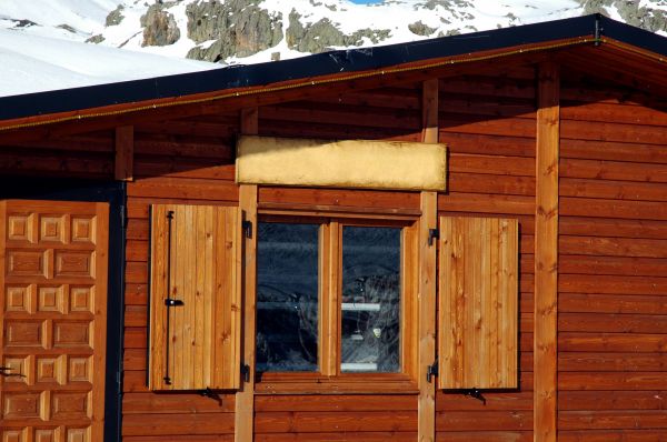 Cabin Window Repair in Blue Springs